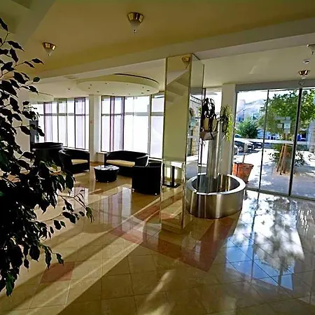 Hotel Borovnik 4*