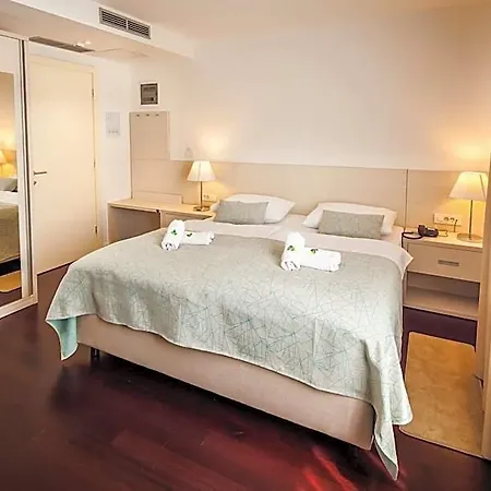 Borovnik 4*