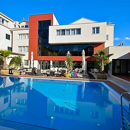 Hotel Borovnik 4*