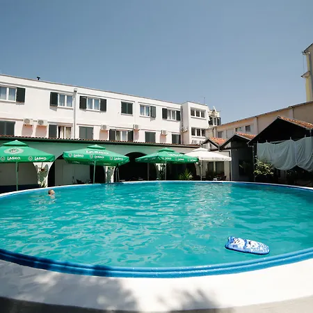 Borovnik 4* Tisno