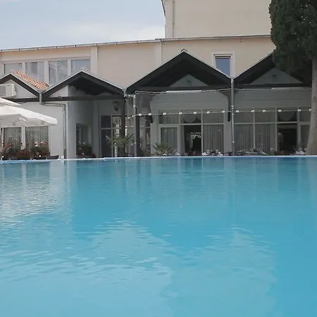 Borovnik Hotel Tisno