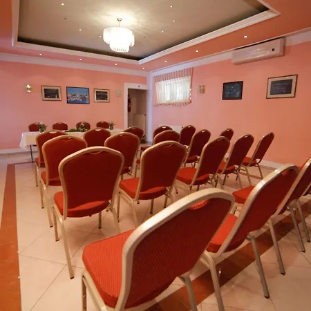 Borovnik Hotel Tisno