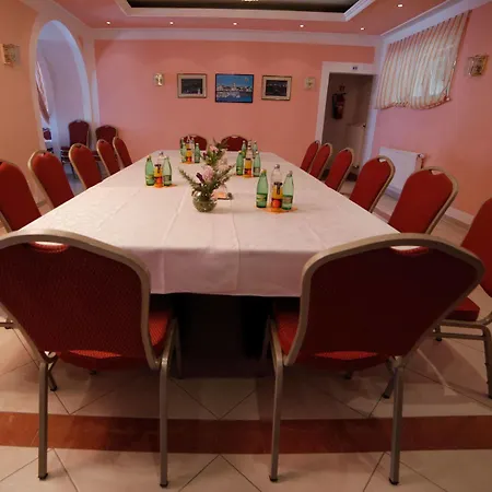 Borovnik Hotel Tisno