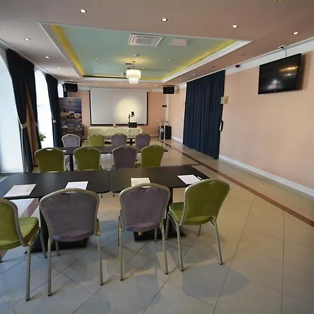 Hotel Borovnik 4*