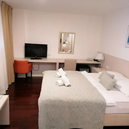 Borovnik Hotel