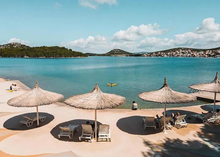 Borovnik Hotel Tisno